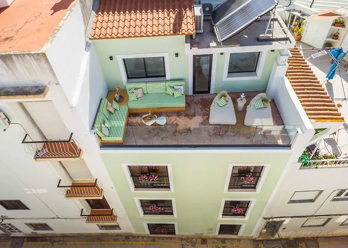 Beach Townhouse - Luxury, Wi-Fi, Ac, 2 Mins From The Beach