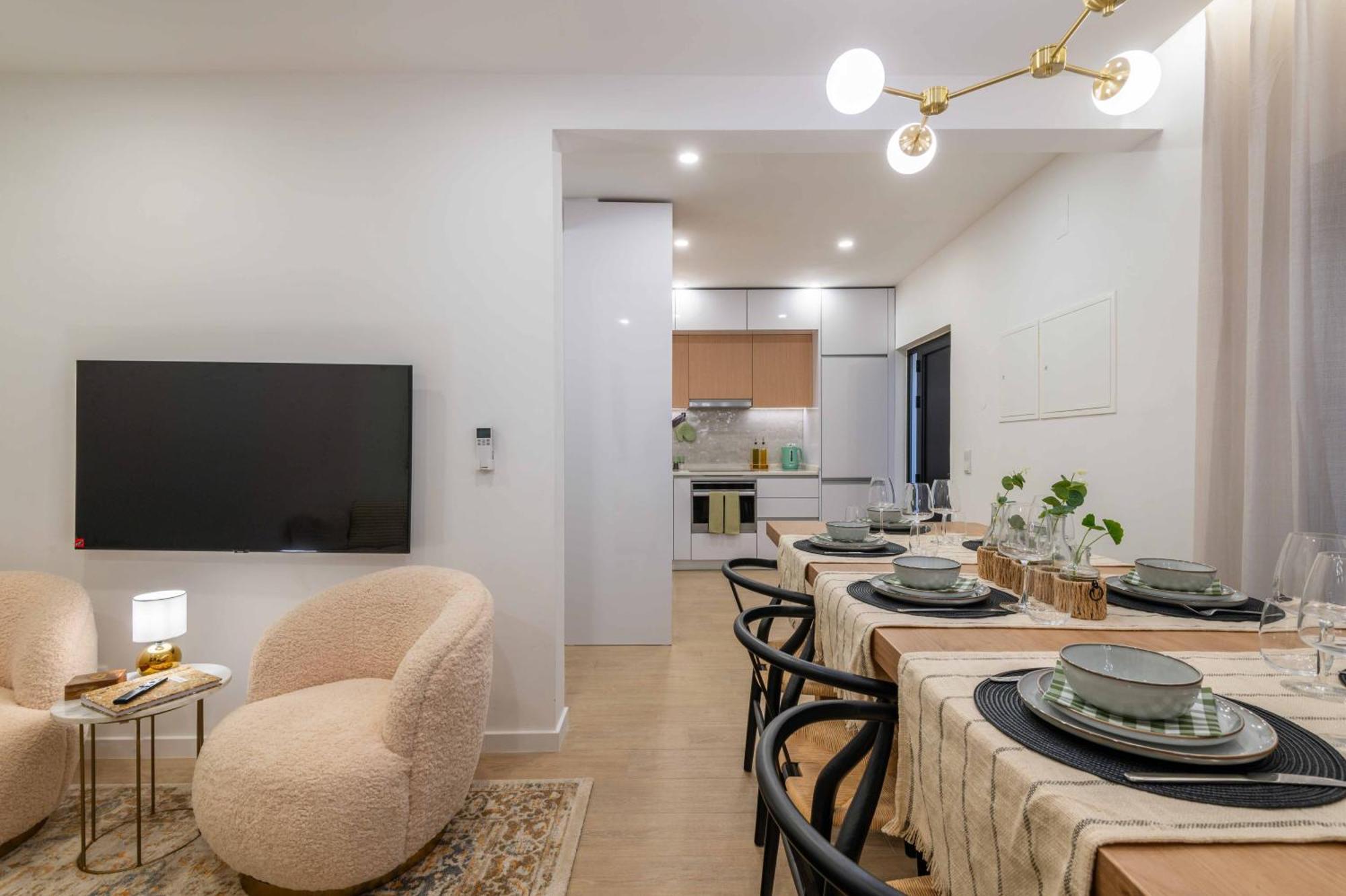Holiday home Townhouse - Luxury, Wi-fi, Ac, 2 Mins From The